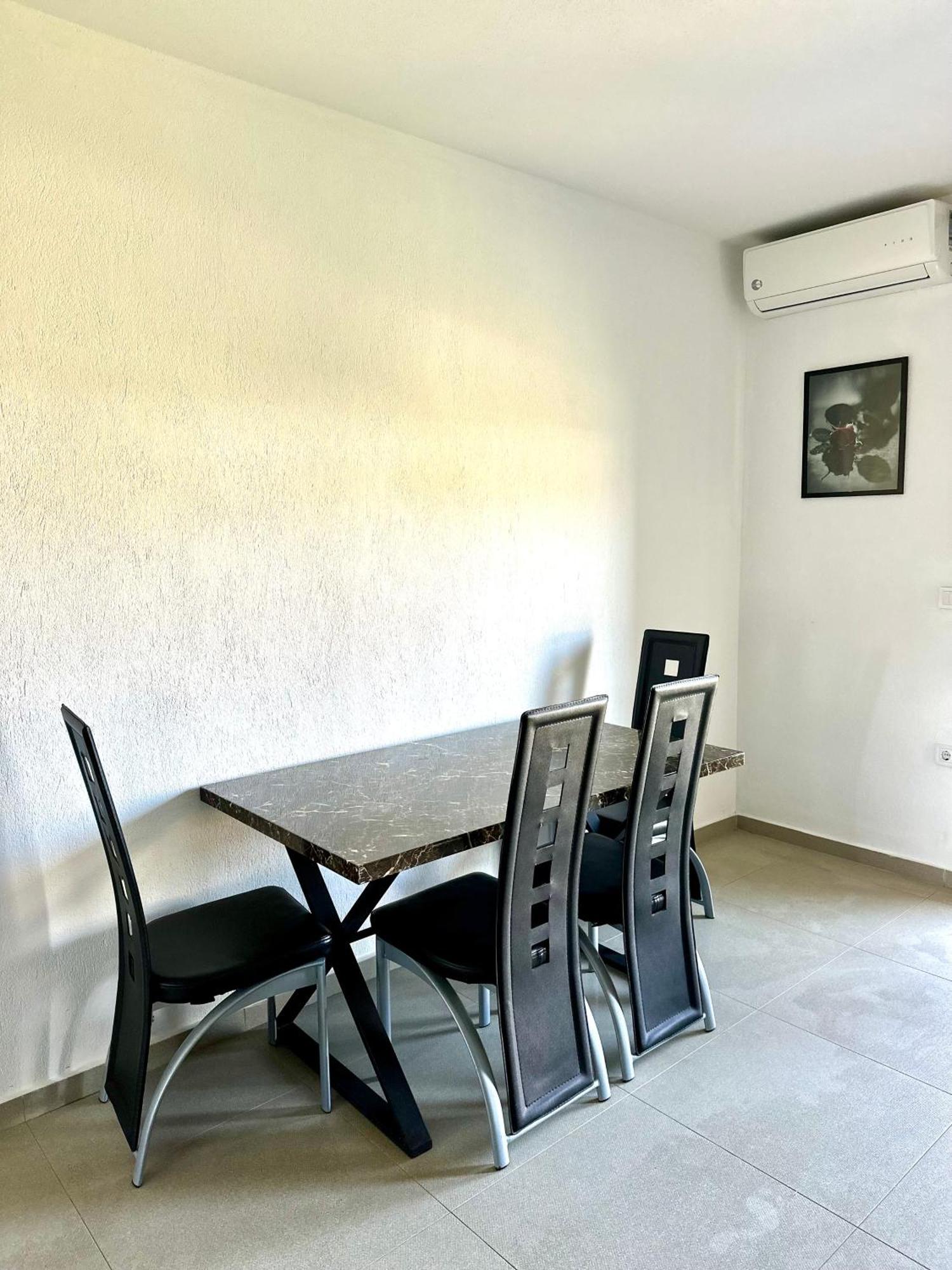 Apartment Spartandom *