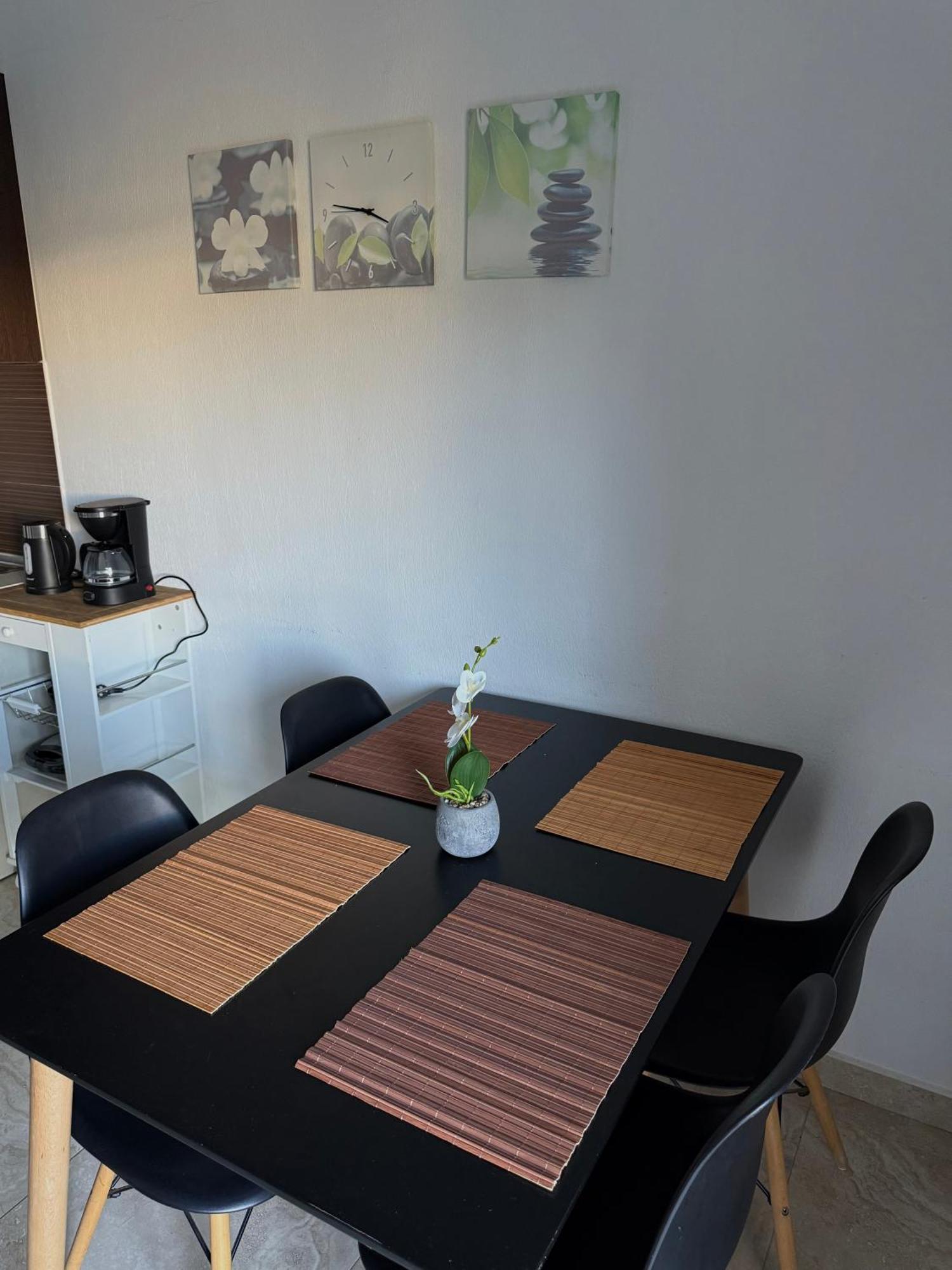 Apartment Spartandom *